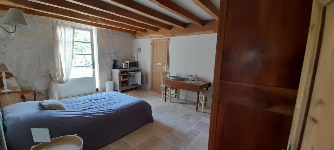 Suite De Charme Dans Une Maison Charentaise Cozes Екстер'єр фото